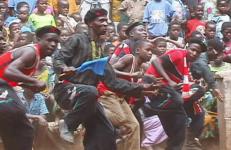Deborah Stratman, Kuyenda N'kubvina (Walking is Dancing) Deborah Stratman, Kuyenda N'kubvina (Walking is Dancing)